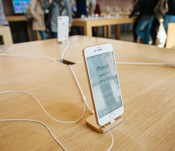 Yeni iphone 8 ve iphone 8 artı Apple Store iphone fiyat ile 