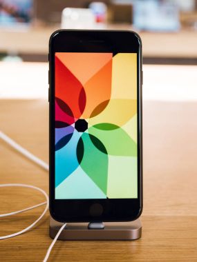 Super retina ekran yeni iphone 8 ve iphone Apple Sto 8 Plus