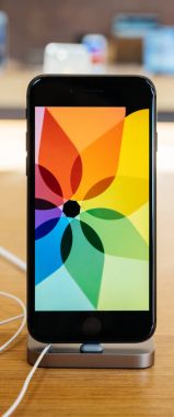 Super retina ekran yeni iphone 8 ve iphone Apple Sto 8 Plus