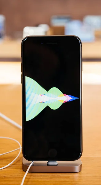 Apple-Logo-Demomodus auf dem Oled-Bildschirm des neuen iPhone 8 und ipho — Stockfoto