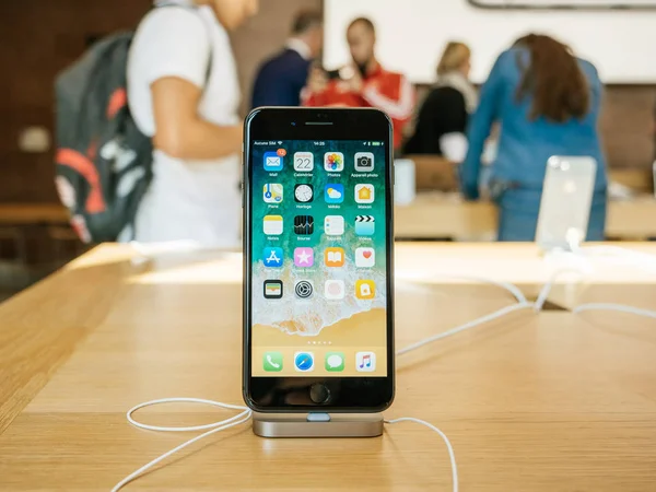 Super retina ekran yeni iphone 8 ve iphone Apple Sto 8 Plus