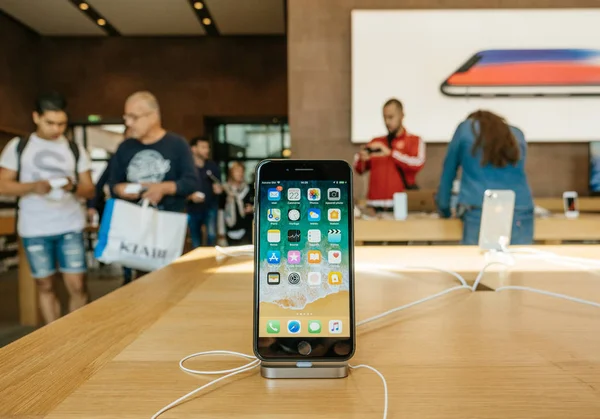 Super retina ekran yeni iphone 8 ve iphone Apple Sto 8 Plus