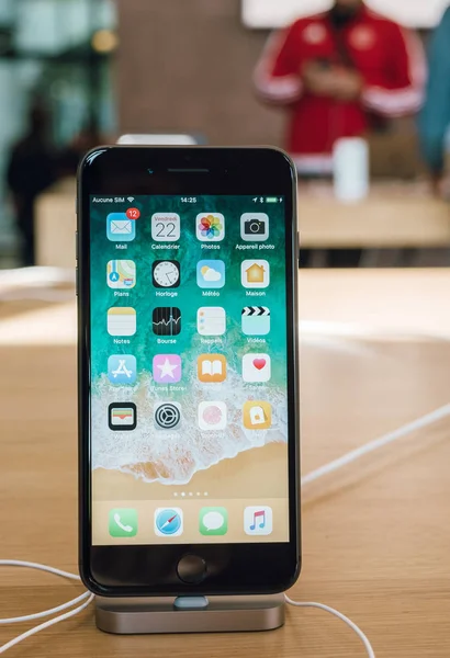 Super retina ekran yeni iphone 8 ve iphone Apple Sto 8 Plus