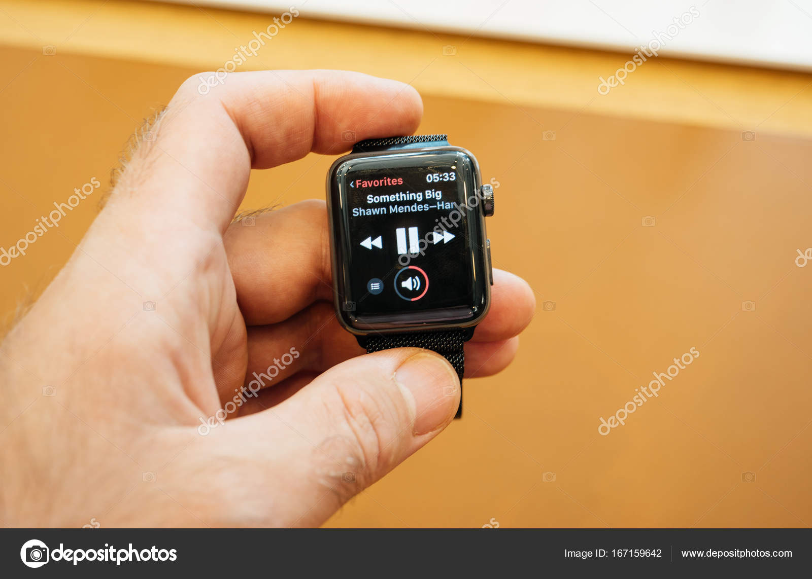 can the apple watch series 3 play music