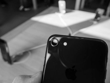 tek kamera yeni iphone 8 ve iphone Apple Store 8 Plus