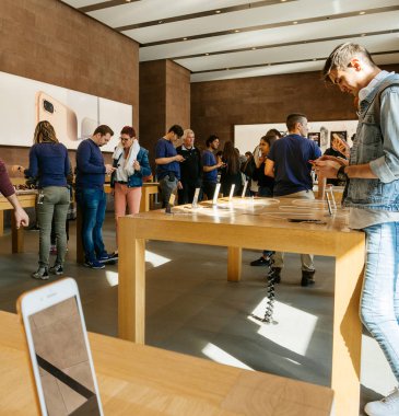 Belgili tanımlık yeni iphone vasıl 8 ve iphone 8 arayan müşteriler artı Apple