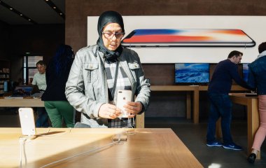 Orta-Doğu etnik yapı yeni iphone 8 ve iphone 8 artı içinde Apple St