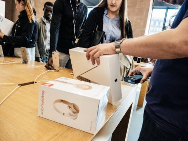 yener tarafından dr dre ses ile geri apple okul