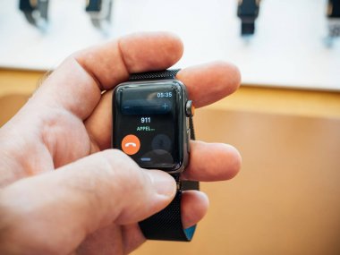 Yeni Apple Watch Serisi 3 911 izle arama üzerinden acil 