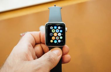 Yeni Apple Watch serisi 3 ana ekran Apple Watch 