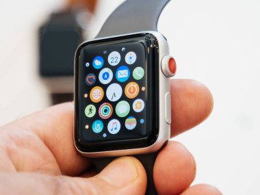 Yeni Apple Watch serisi 3 ana ekran Apple Watch 