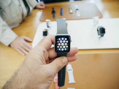 Yeni Apple Watch serisi 3 ana ekran Apple Watch 