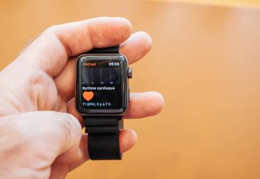 Yeni Apple Watch serisi 3 kalp app sağlık uygulaması 
