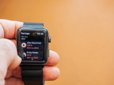 Yeni Apple Watch serisi 3 uygulama paylaşımı 