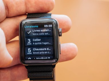 Yeni Apple Watch serisi 3 Koli teslimat uygulaması 