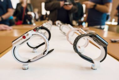 Yeni Apple Watch serisi 3 üst üste Apple Store 