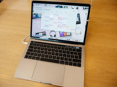 Yeni Aapple macbook pro dizüstü