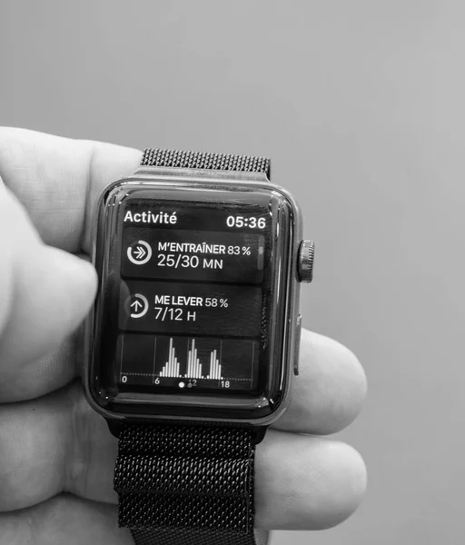Yeni Apple Watch serisi 3 etkinlik ve çalar saat 
