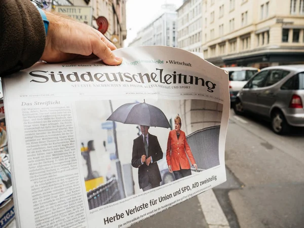 Joachim sauer ve Ge Başbakan Merkel seçimleri gün — Stok fotoğraf
