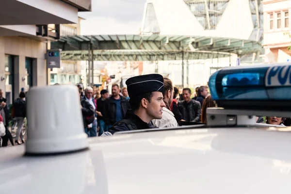 Police force surveillance protest in France against macron — Stock Photo, Image