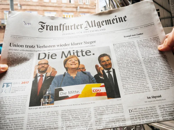 Angela Merkel portre seçim öncesi ile gazete