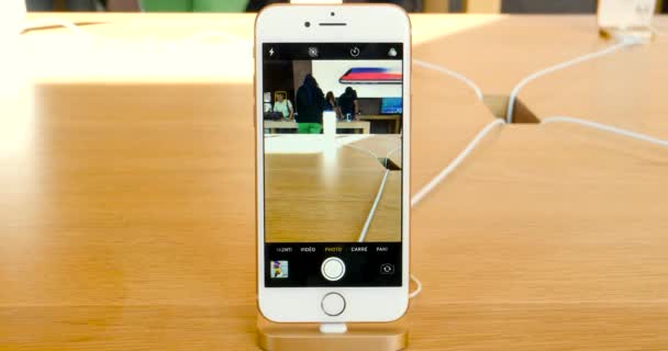 Новий iphone 8 на продаж — стокове відео