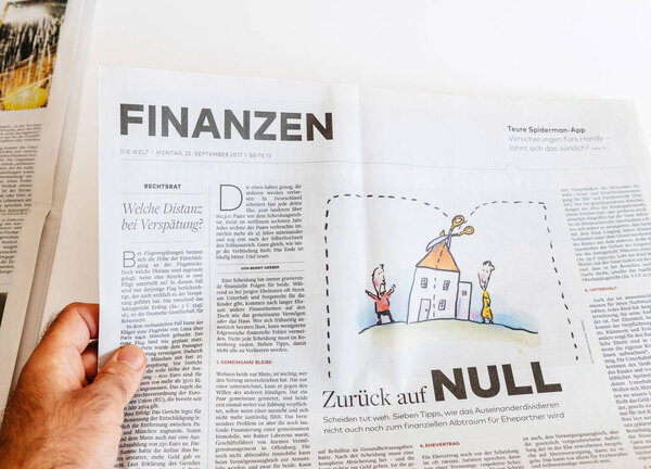 Человек, читающий немецкую газету
 