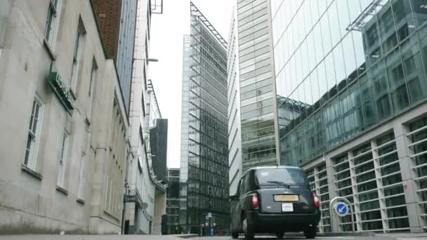 Автомобили на улицах Лондона — стоковое видео