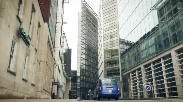 Carros nas ruas de Londres — Vídeo de Stock