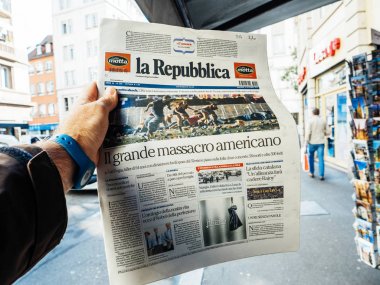 2017 Las Vegas Strip shooting newspaper La Republica Italian Pre clipart