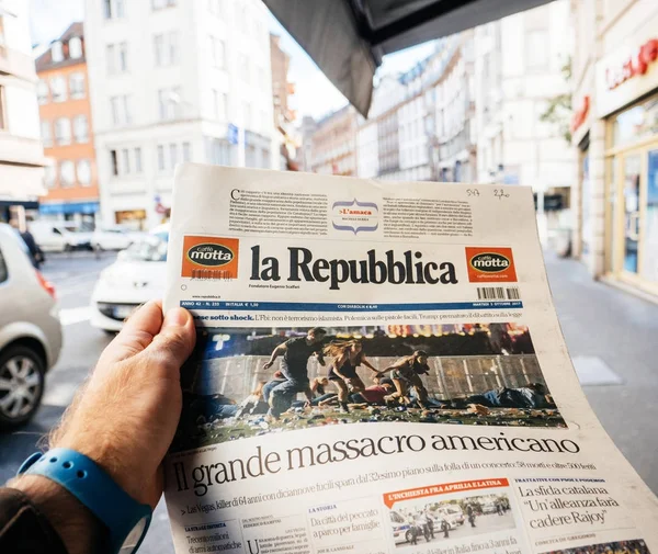İtalyan basın, la republica, 2017 Las Vegas Strip newsp çekim