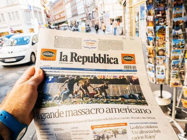 Італійський прес, la republica, 2017 Лас-Вегаса зйомки newsp — стокове фото