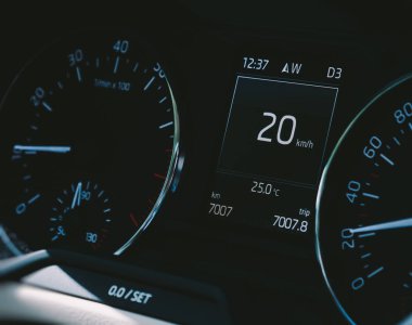 Araba hız 20 km dijital ekran ile 