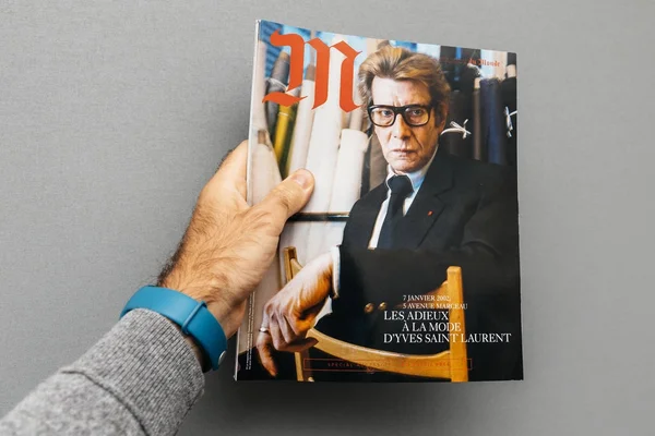 Yves Saint Laurent en la portada de la revista —  Fotos de Stock