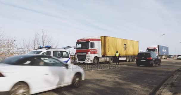 Francouzská policie kontroly vozidel — Stock video