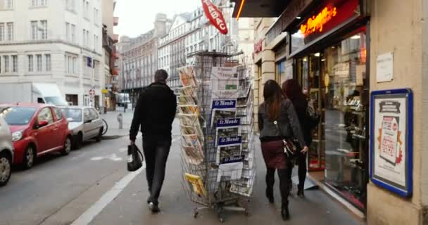 A le monde híreket a terrorista támadás — Stock videók