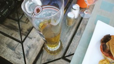 Geleneksel Fransız hamburger yemek