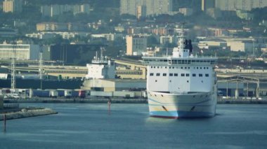 Marseille, Fransa - 2017 yaklaşık: Girolata, büyük gemi La Marsilya-Fos bağlantı noktası hedef Korsika Adası, feribot taşıma insanlar, arabalar ve kamyonlar için çıkma Meridionale ait feribot