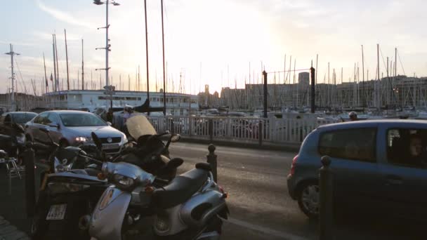 Weergave Van Verkeer Van Auto Straat Achtergrond Zonsondergang Tijd — Stockvideo