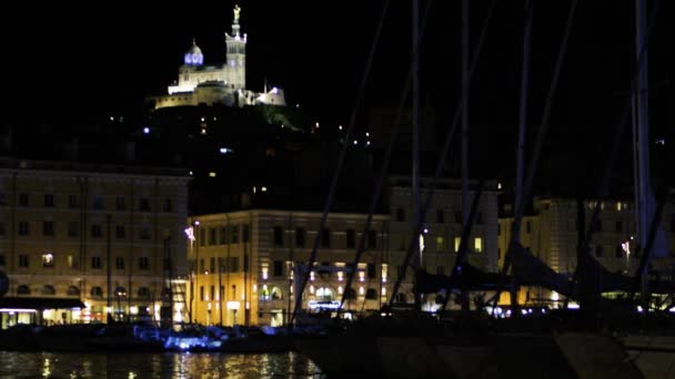 Majestätische Notre Dame Garde Beleuchtet Der Nacht Vom Hafen Marseille — Stockvideo