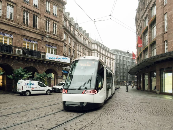 Centrum centrum Strasburga z nowego przystanku tramwajowego projektu — Zdjęcie stockowe