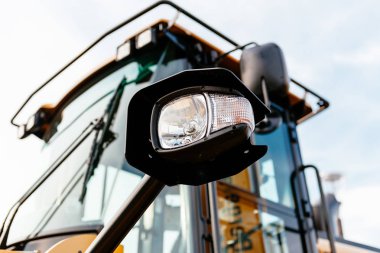 Güçlü modern Ekskavatör traktör üzerinde ışık led 
