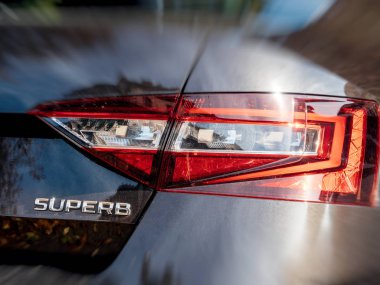 Skoda superb krom işareti 