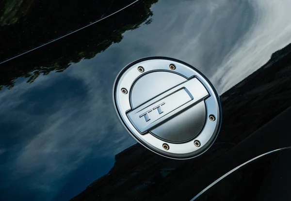 Audi TT krom yakıt deposu kapısı — Stok fotoğraf