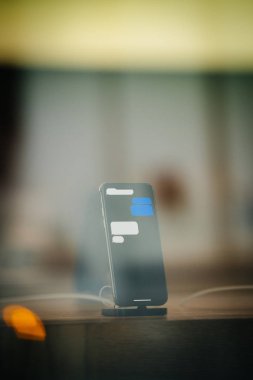 Yerleştirme istasyonu yansıması sokaktan içinde son Apple iphone X