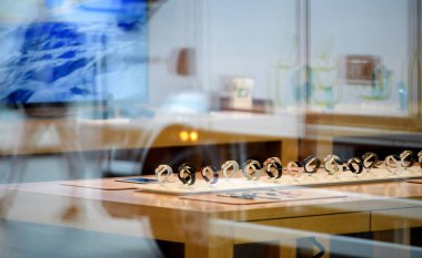 Apple Store Apple Watch yansıma şehir içinde ile 