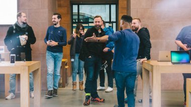 Apple iphone X satışa dünya çapında geçerli