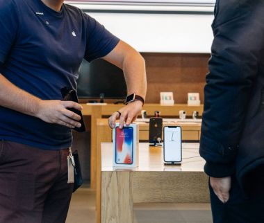 Apple iphone X satışa dünya çapında geçerli