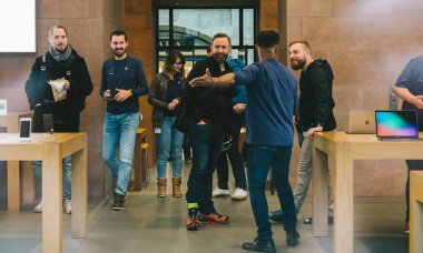 Satış dünya çapında preorder insanlar üzerinde Apple iphone X gider