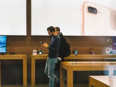 Alışveriş satış dünya çapında insanların Apple iphone X gider